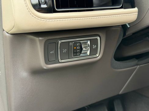 Used 2023 Lincoln Aviator AWD w/ Elements Package image 16