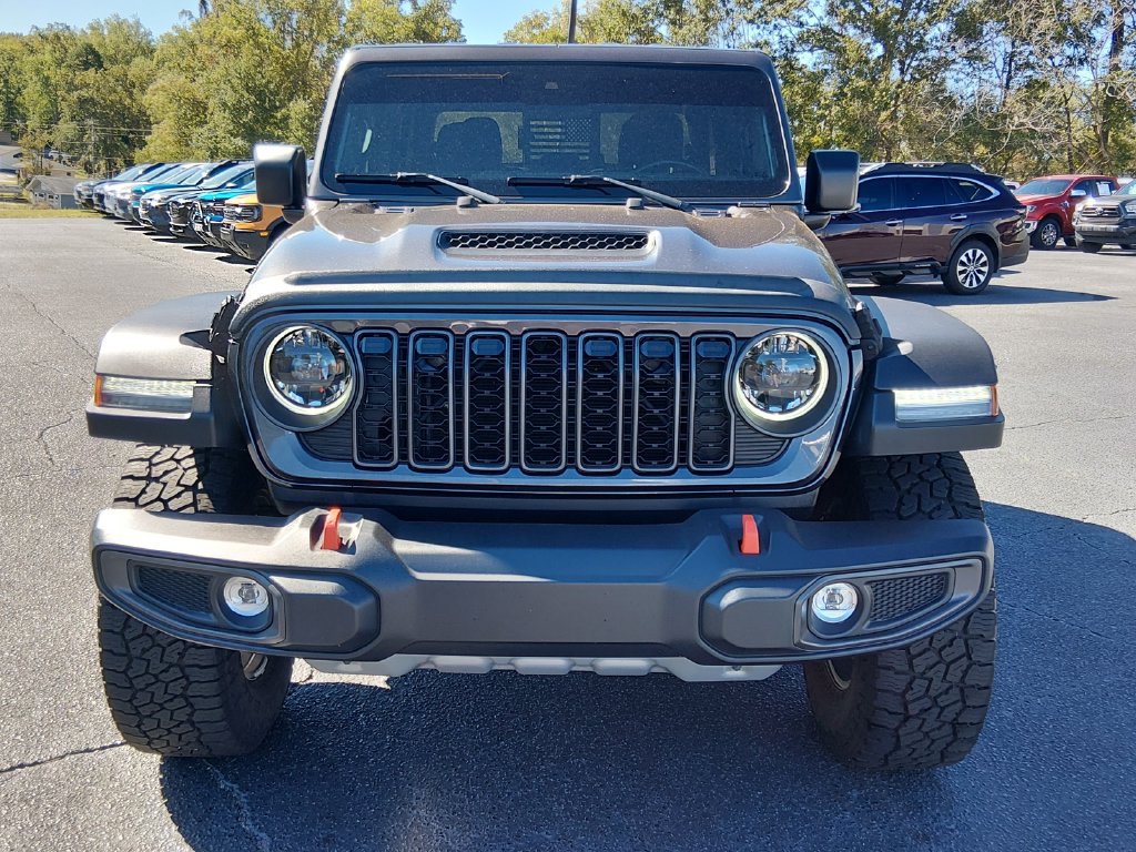 Used 2025 Jeep Gladiator Mojave w/ Safety Group AWD/4WD image 9