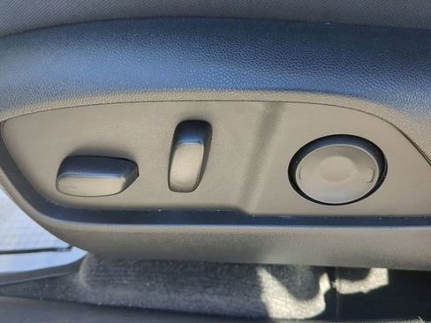 Used 2025 Chevrolet Equinox ACTIV w/ Convenience Package III image 47