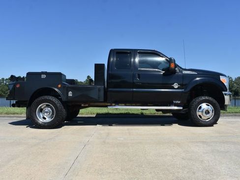 Used 2016 Ford F350 Lariat image 3