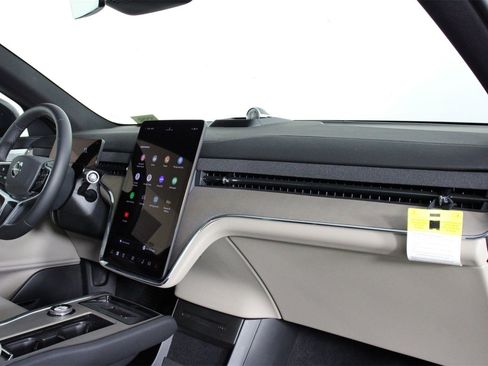 New 2025 Volvo EX90 Ultra image 9