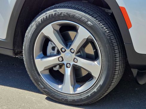 Used 2023 Jeep Grand Cherokee image 12