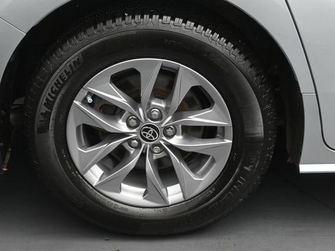 Used 2022 Toyota Sienna XLE FWD image 34