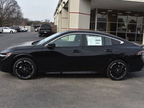 New 2026 Nissan Sentra SR w/ Floor Mat Package image 10