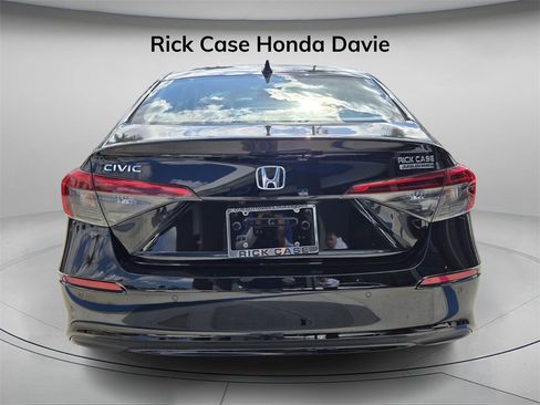 Used 2023 Honda Civic Touring image 6