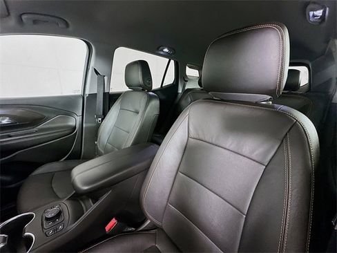 Used 2021 GMC Terrain SLT w/ Elevation Edition image 20