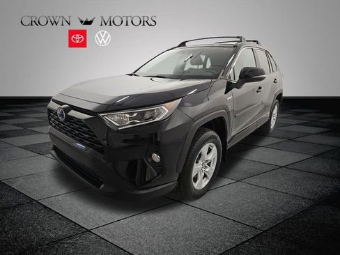 Used 2019 Toyota RAV4 XLE w/ Convenience Package image 3
