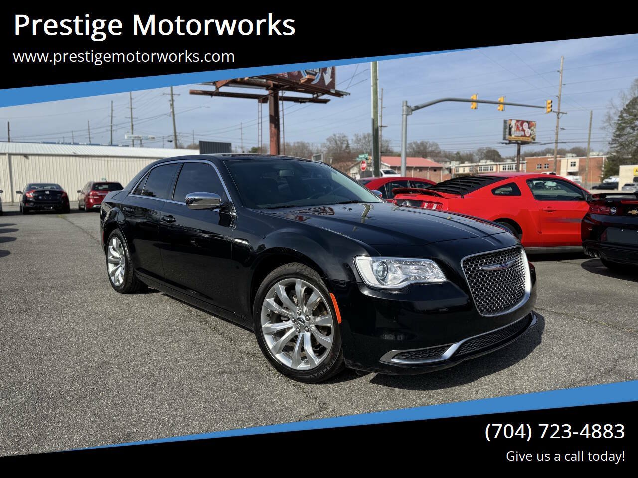 Used 2019 Chrysler 300 Touring w/ Chrome Appearance Package RWD image 1
