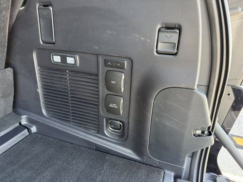 Used 2025 Lincoln Navigator Reserve AWD/4WD image 14