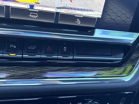 Used 2024 GMC Sierra 3500 SLE w/ SLE Convenience Package image 34