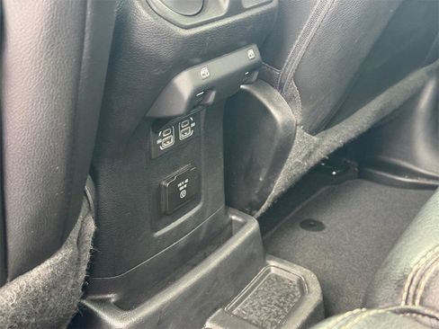 Used 2022 Jeep Wrangler Unlimited Sahara w/ Cold Weather Group image 11