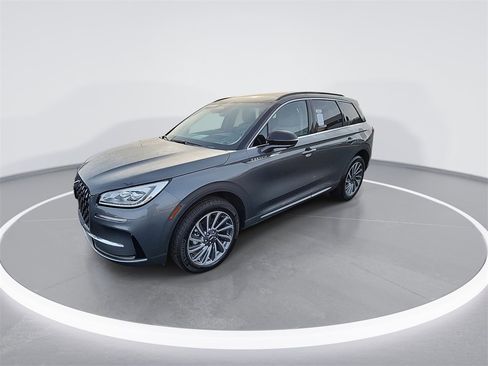 Used 2025 Lincoln Corsair Reserve w/ Equipment Group 202A image 4