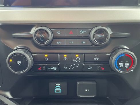 Used 2026 Ford F250 XLT w/ XLT Premium Package AWD/4WD image 22