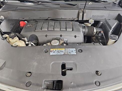 Used 2017 Chevrolet Traverse LT image 36