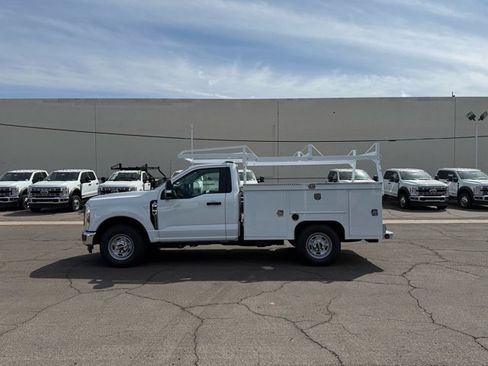 New 2026 Ford F250 XL w/ XL Chrome Package image 4