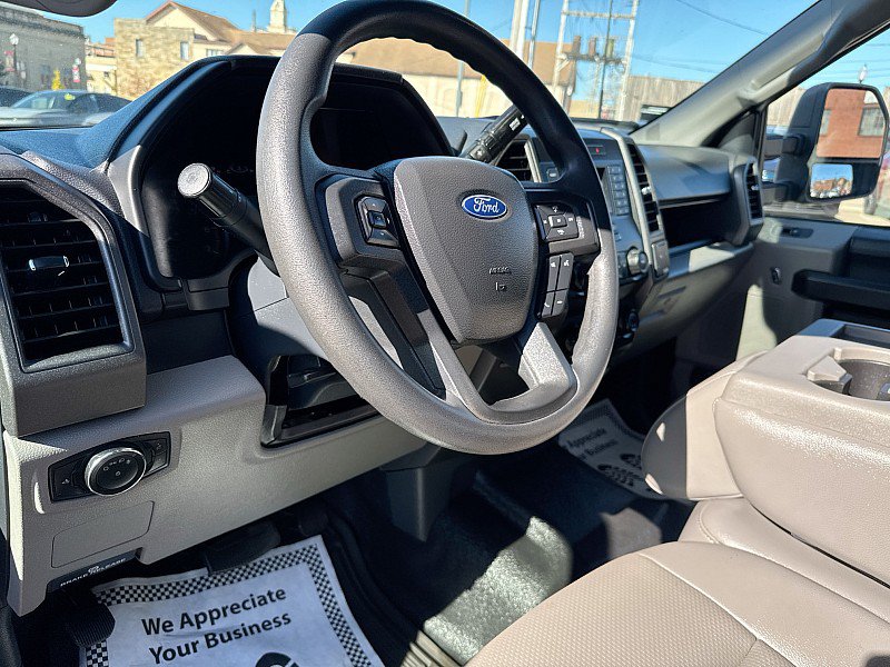 Used 2022 Ford F250 XL w/ Power Equipment Group AWD/4WD image 9