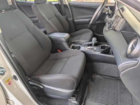 Used 2018 Toyota RAV4 XLE FWD image 22