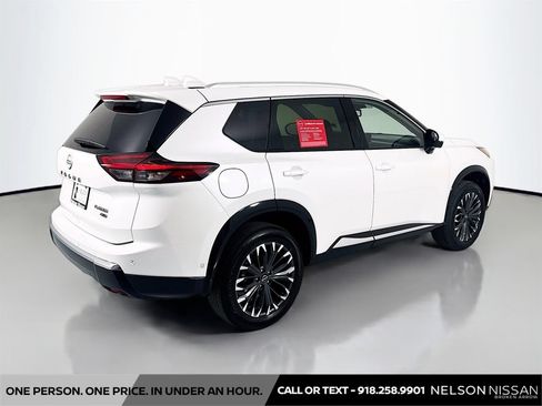 Certified 2026 Nissan Rogue Platinum w/ Tech Package AWD/4WD image 5