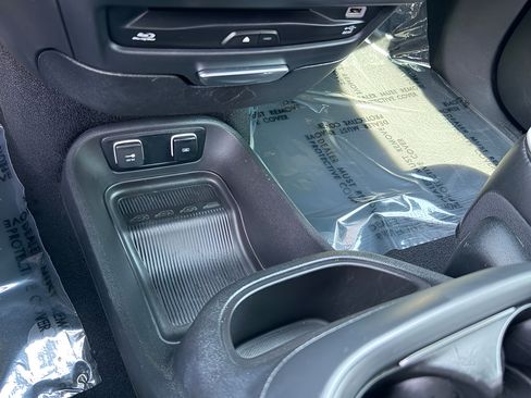 Used 2019 Chrysler Pacifica Limited w/ S Appearance Package FWD image 57