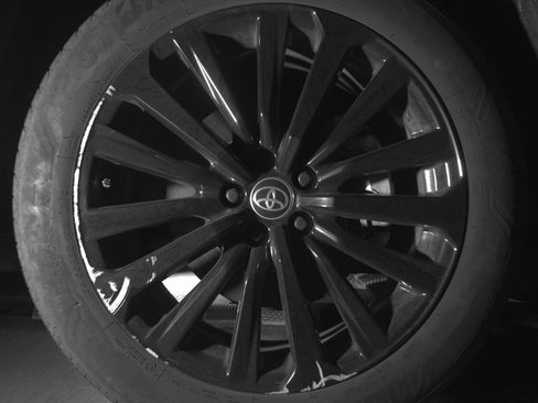 Used 2025 Toyota Highlander XSE image 13