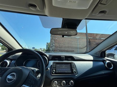 Used 2025 Nissan Versa SV FWD image 31