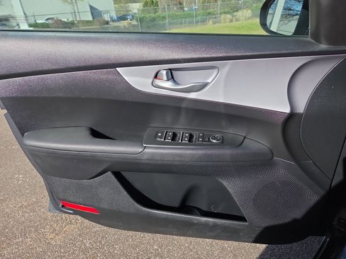 Used 2024 Kia Forte LXS image 14