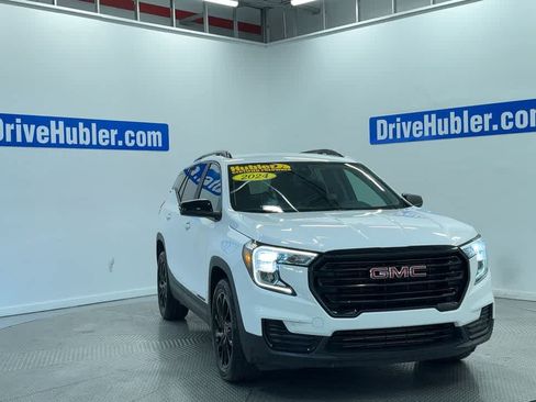 Used 2024 GMC Terrain SLE w/ Driver Convenience Package FWD image 5