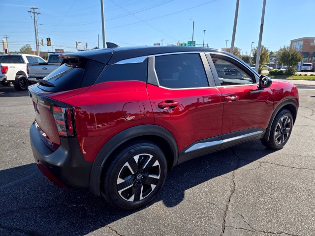 Used 2025 Nissan Kicks SV AWD/4WD image 8
