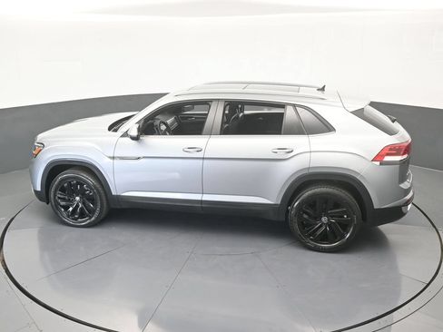 Used 2022 Volkswagen Atlas Cross Sport SE FWD image 50