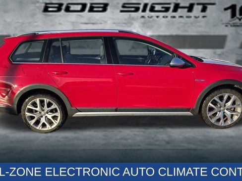 Used 2019 Volkswagen Golf Alltrack SE image 8