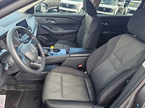 Used 2025 Nissan Rogue SV image 15