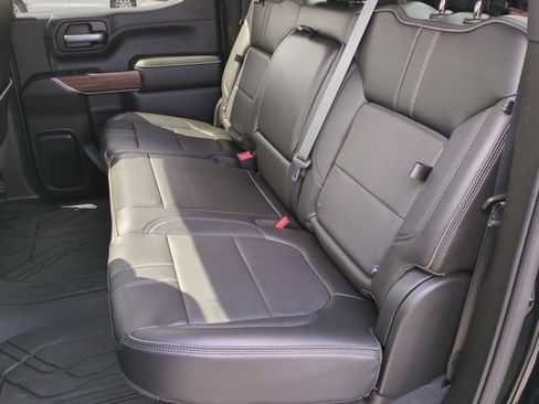 Used 2021 Chevrolet Silverado 1500 High Country w/ Technology Package AWD/4WD image 27