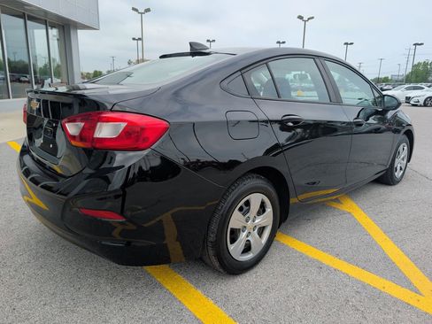 Used 2017 Chevrolet Cruze LS FWD image 7