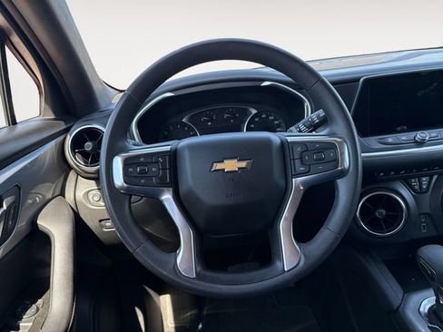 Used 2021 Chevrolet Blazer LT FWD image 12