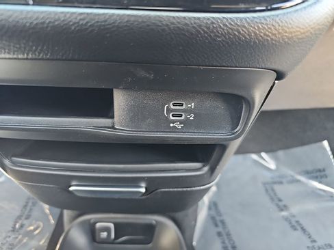 New 2027 Chrysler Pacifica Select FWD image 26
