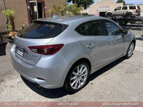 Used 2017 MAZDA MAZDA3 Grand Touring w/ Premium Equipment Package FWD image 8
