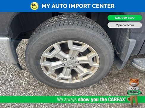 Used 2018 Nissan Titan SV w/ SV Convenience Package AWD/4WD image 6