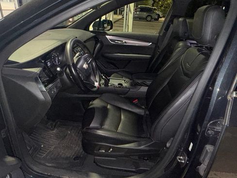 Used 2022 Cadillac XT6 Luxury FWD image 3