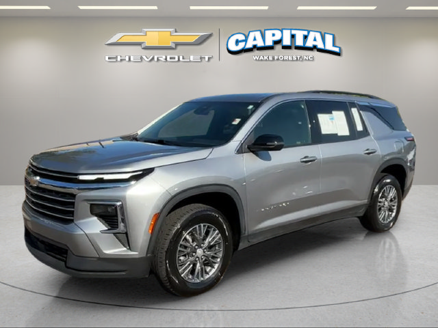 Used 2025 Chevrolet Traverse LT AWD/4WD image 1