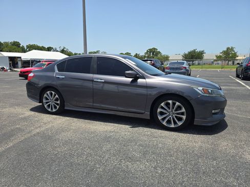Used 2013 Honda Accord Sport image 2