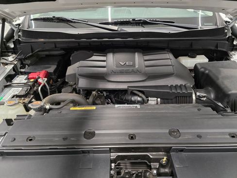 Used 2022 Nissan Titan S image 12