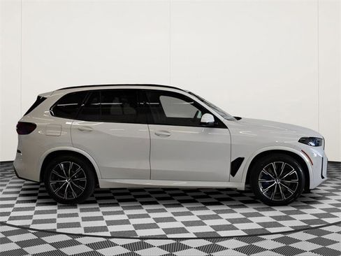 New 2026 BMW X5 xDrive50e image 2