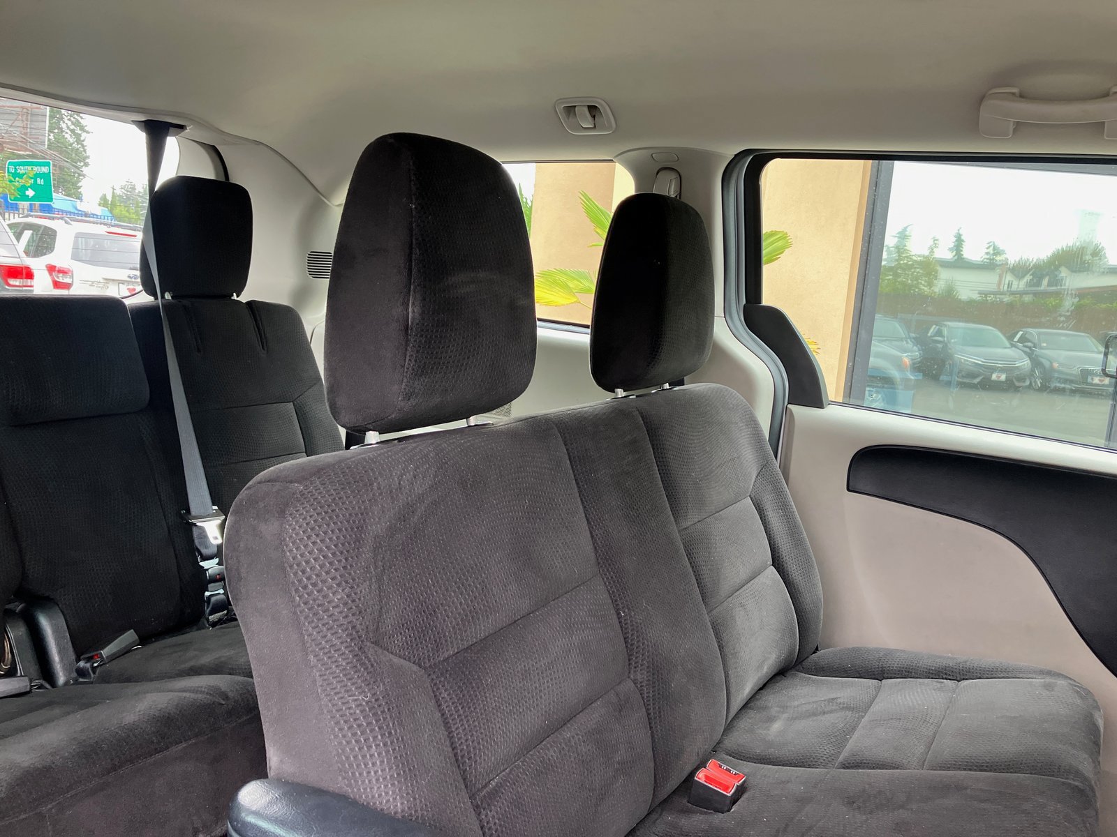 Used 2014 Dodge Grand Caravan American Value Package FWD image 18