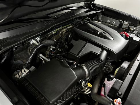 Certified 2022 Toyota Tacoma SR image 10