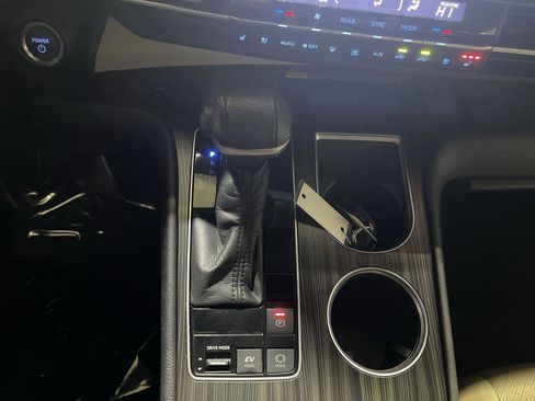 Used 2022 Toyota Sienna Limited image 20