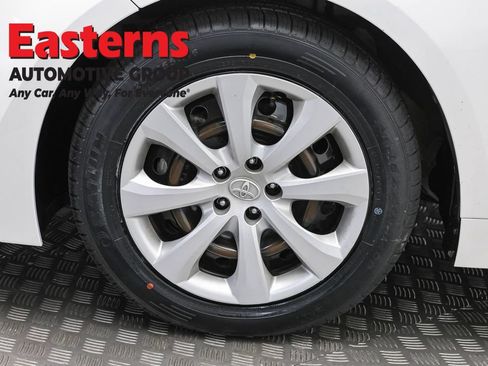Used 2024 Toyota Corolla LE FWD image 31