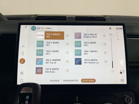 New 2026 Land Rover Defender 110 S image 20