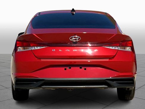 Used 2022 Hyundai Elantra SEL w/ Convenience Package FWD image 5