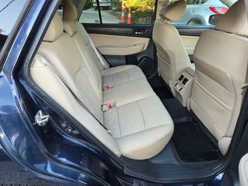 Used 2018 Subaru Outback 2.5i Limited AWD/4WD image 13