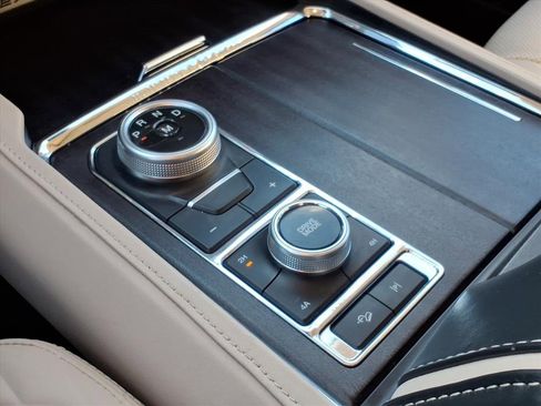 Certified 2022 Ford Expedition Max Platinum image 22